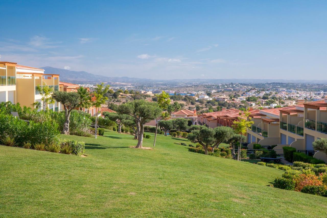 ボアヴィスタ ゴルフ&スパ リゾート ラゴス エクステリア 写真 Residential area in Nea Kifissia