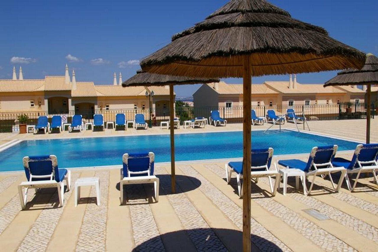 ボアヴィスタ ゴルフ&スパ リゾート ラゴス エクステリア 写真 A swimming pool in Portugal