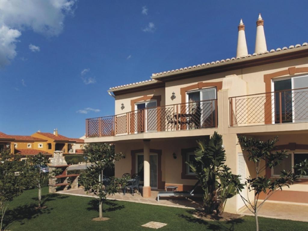 ボアヴィスタ ゴルフ&スパ リゾート ラゴス エクステリア 写真 A typical house in Quinta do Lago