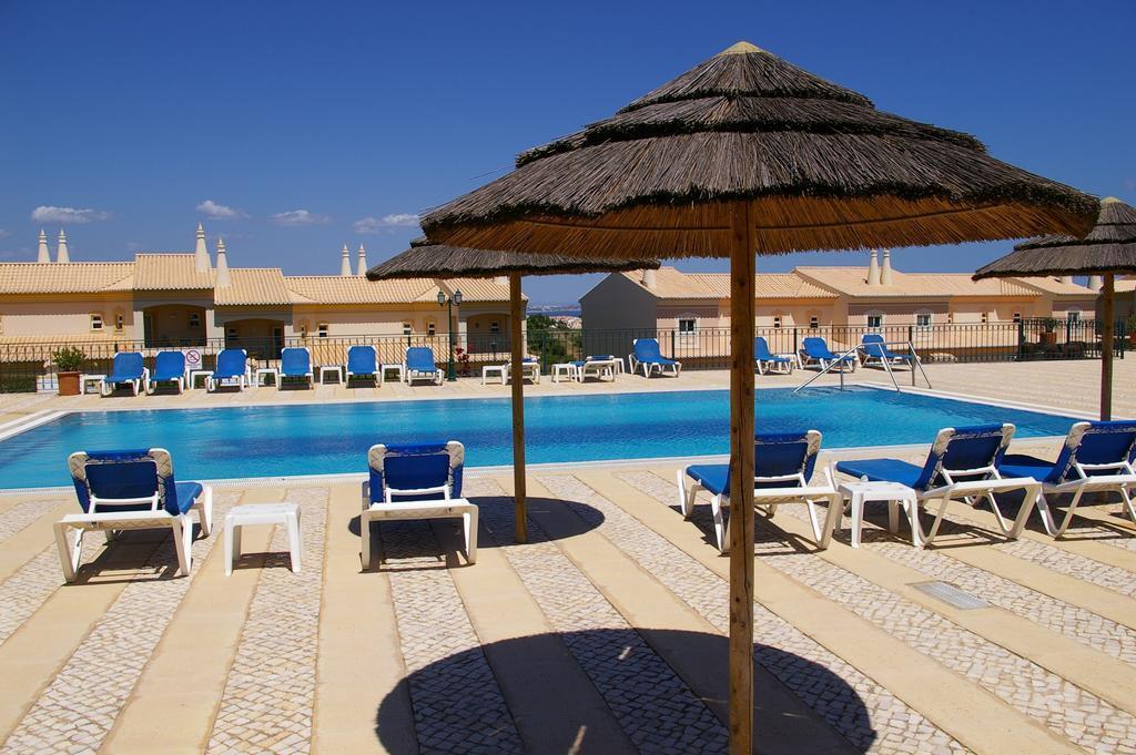 ボアヴィスタ ゴルフ&スパ リゾート ラゴス エクステリア 写真 A swimming pool in Portugal